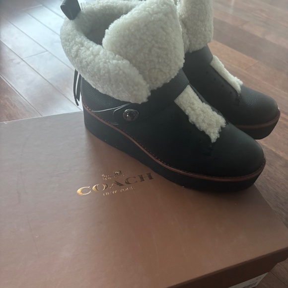 Coach City Hiker Boots With Shearling, size 9 - Picture 4 of 4